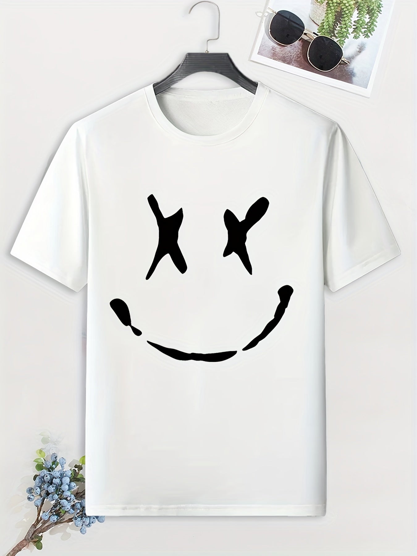 Men's Graffiti Smile Print T shirt Active Tee