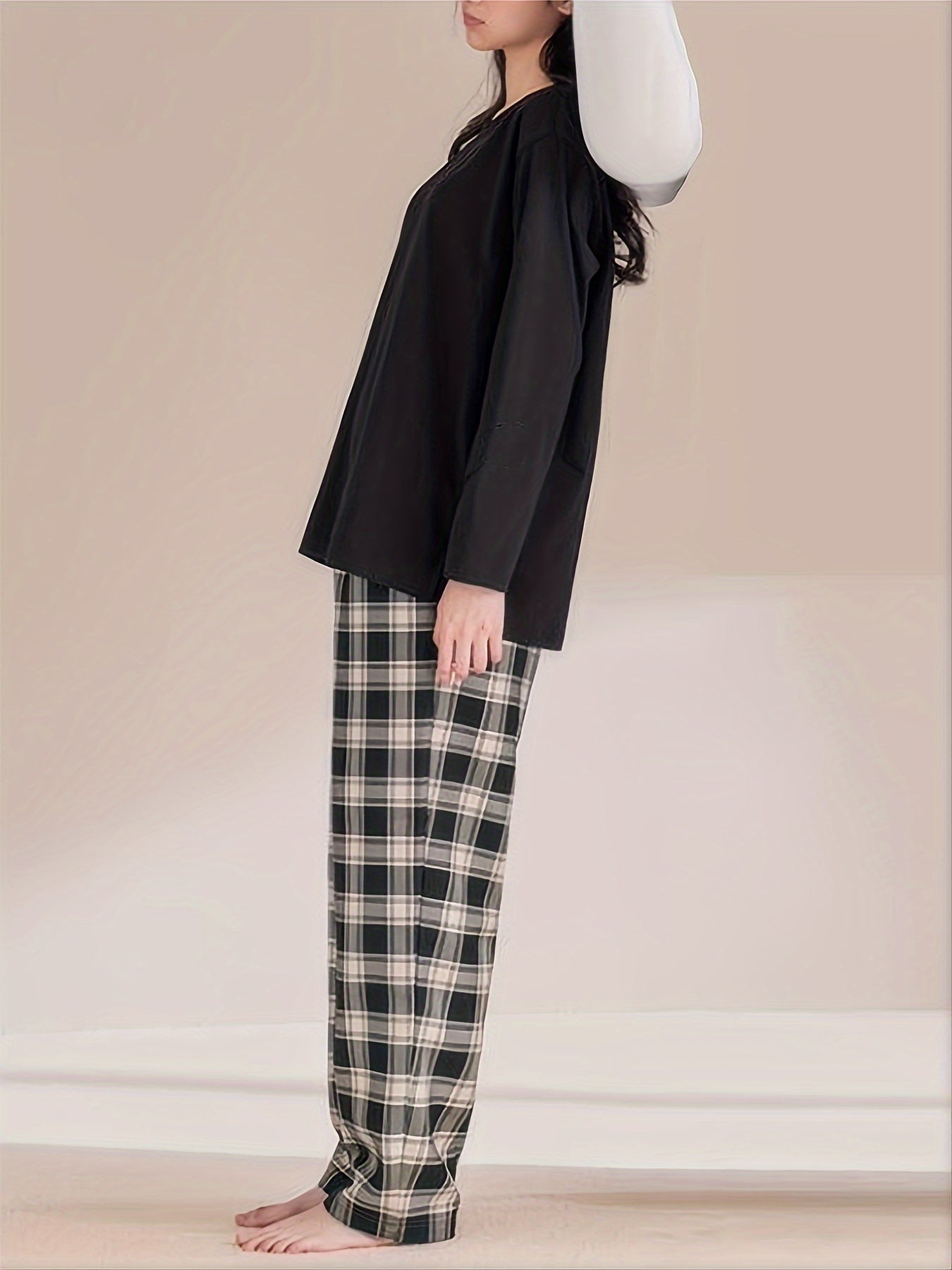 Comfy Solid Top & Plaid Print Lounge Pants Pajama Set