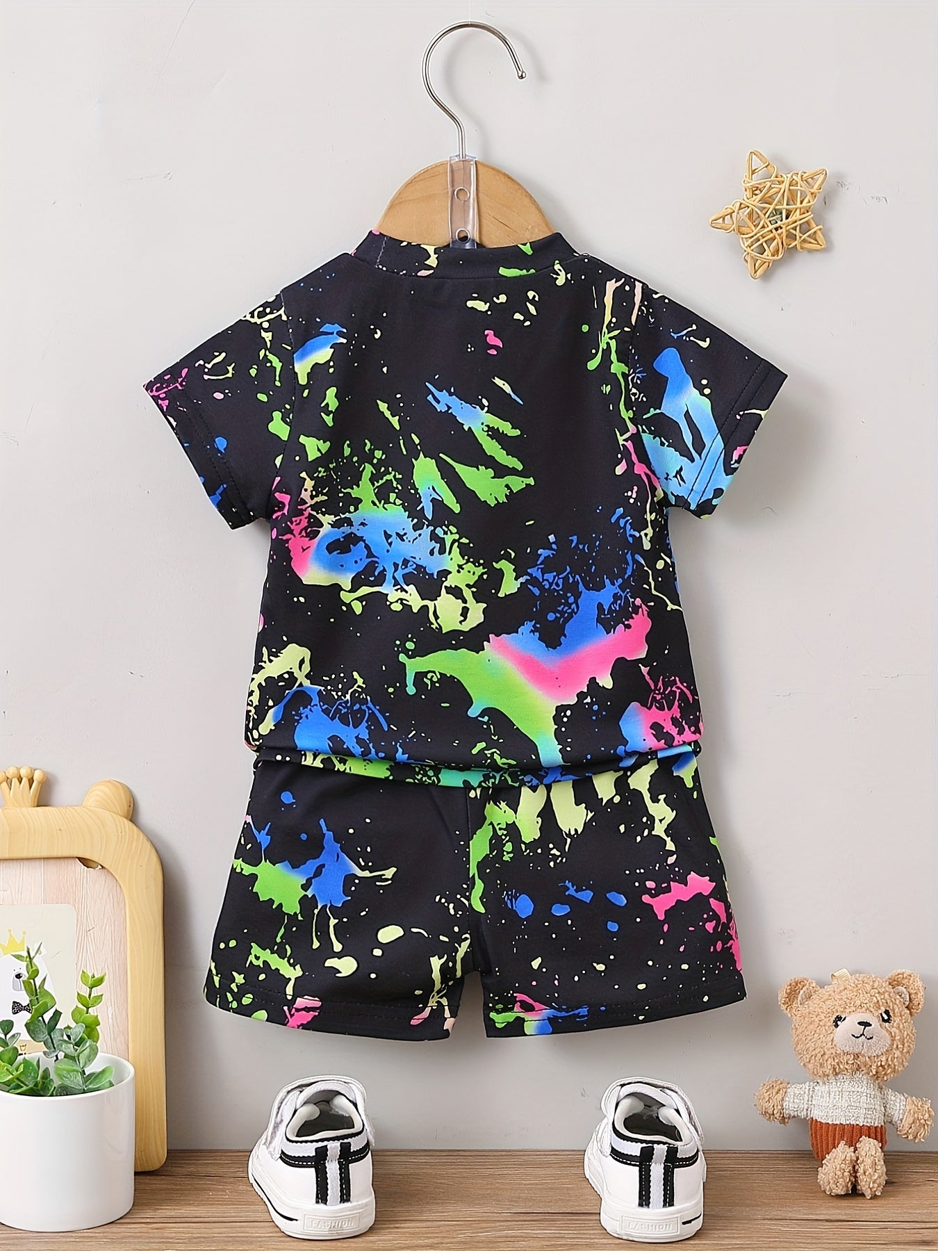 2pcs Infant Boys Ink Graphic T-shirt & Shorts Set for Summer