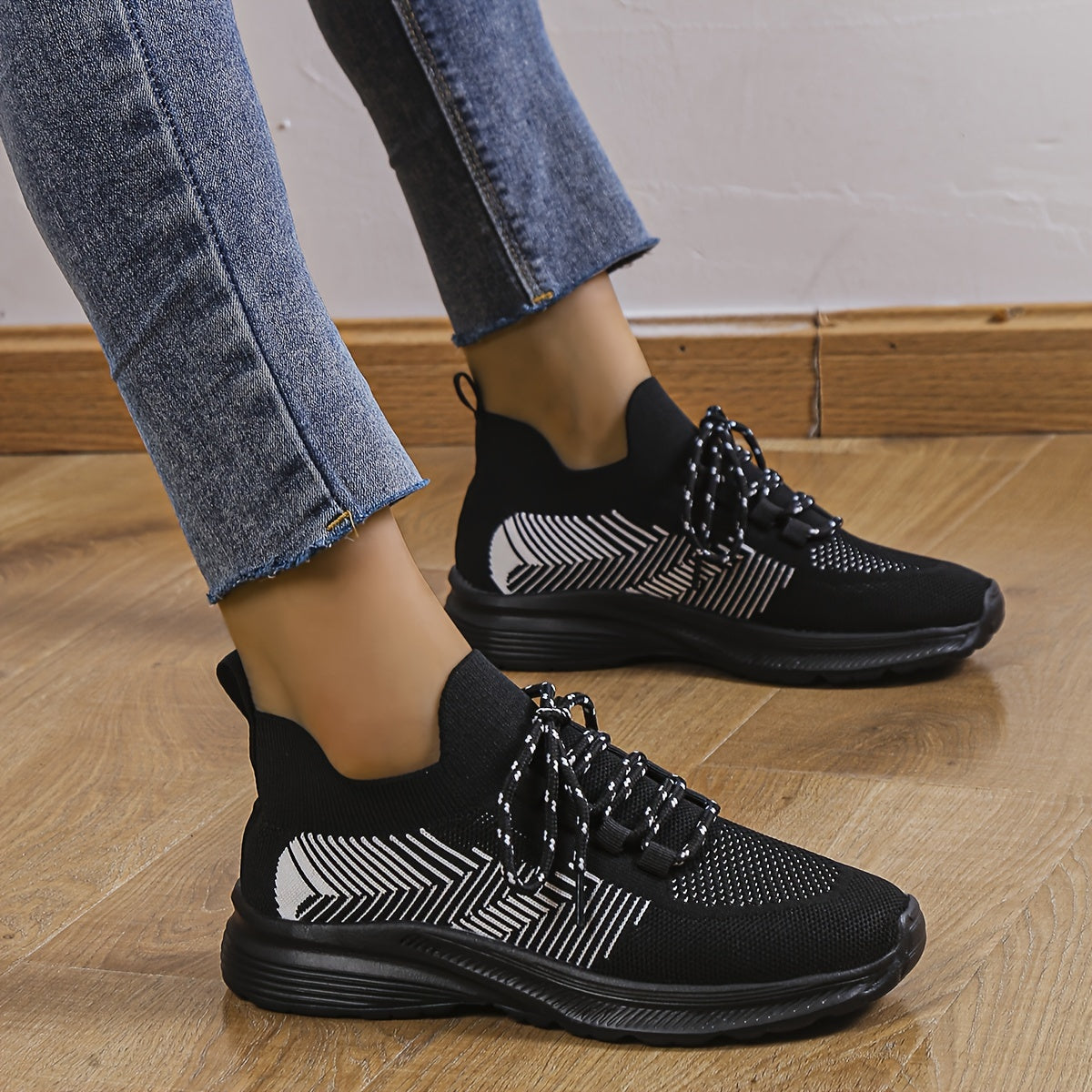 Women's Lightweight Running Shoes Lace up Comfy Sneakers
