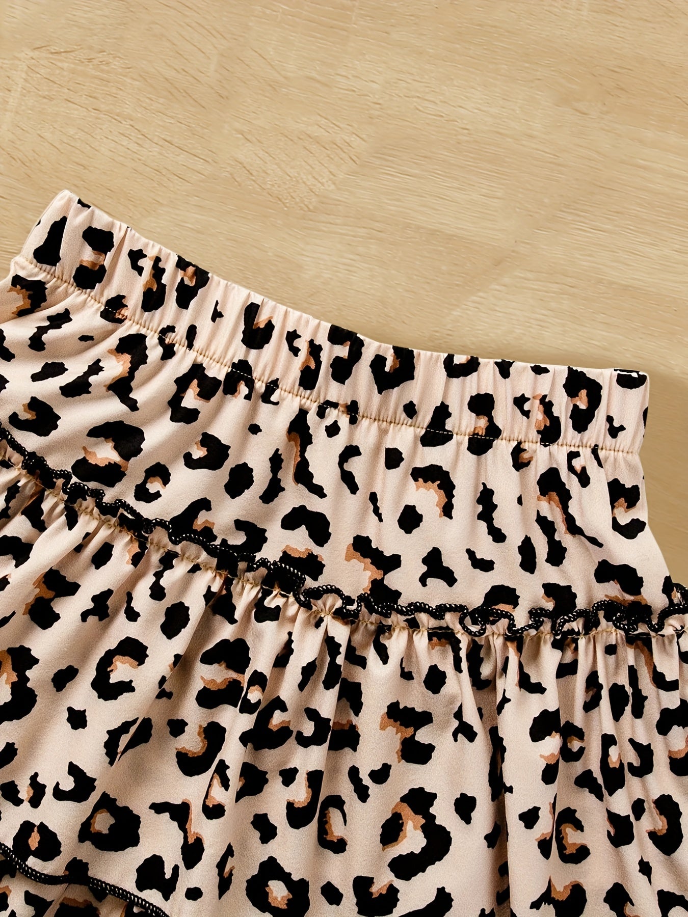 2pcs Girls Casual Round Neck Shirt Top And Leopard Print Skirt Set