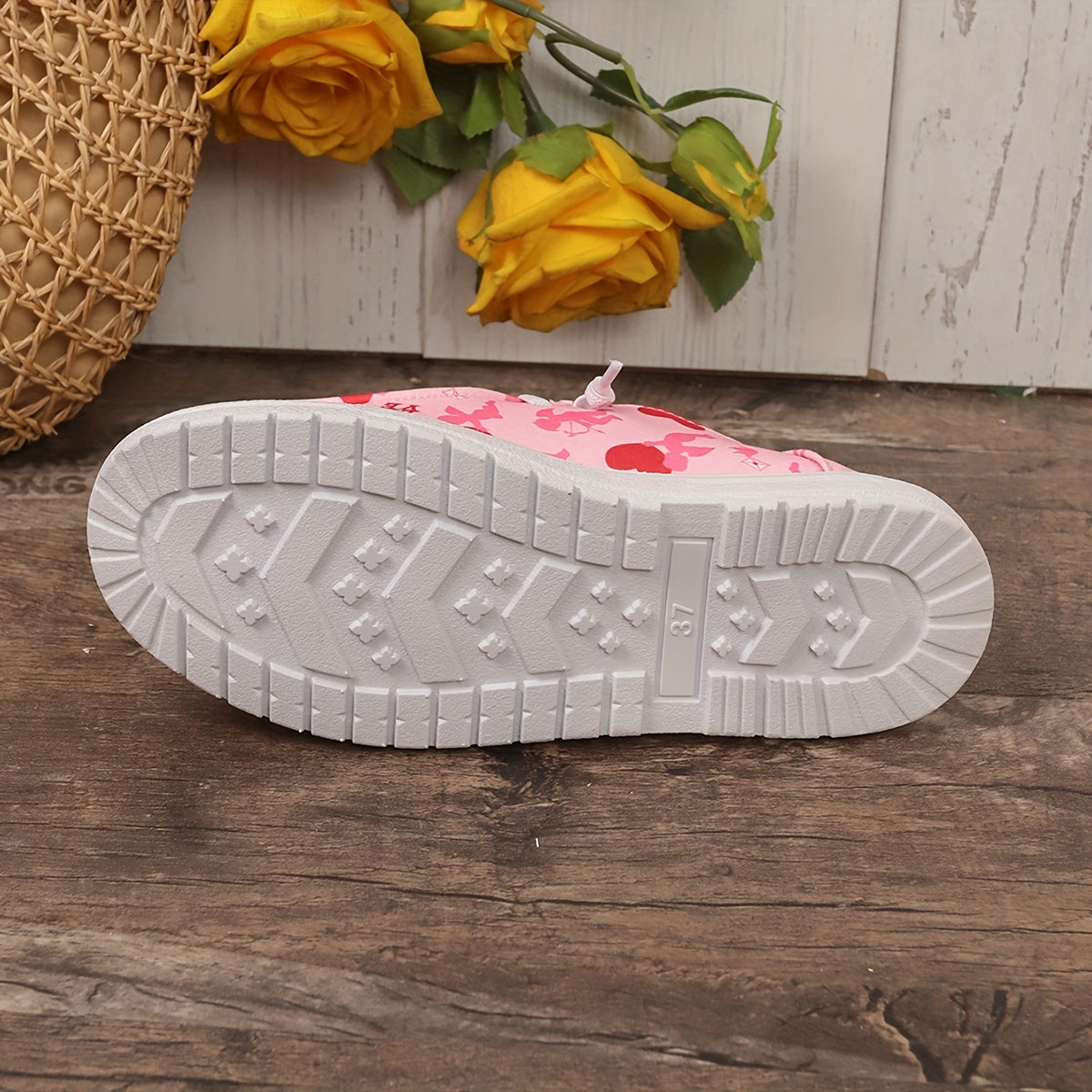 Women's Skate Shoes with Heart & Cupid Pattern Flat Lightweight Lace-up