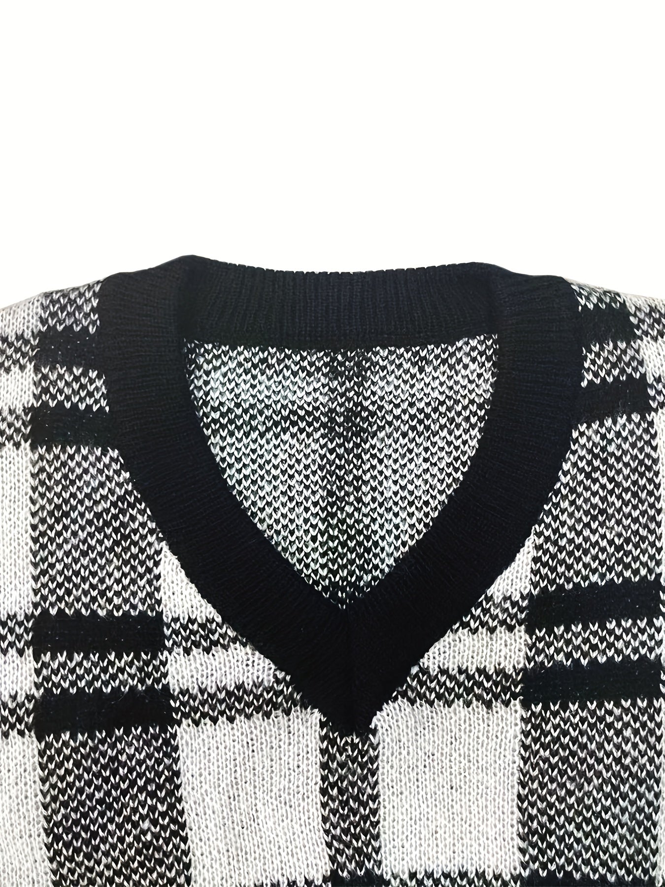 Men's Plaid Loose Fit V Neck Sweater for Fall Winter