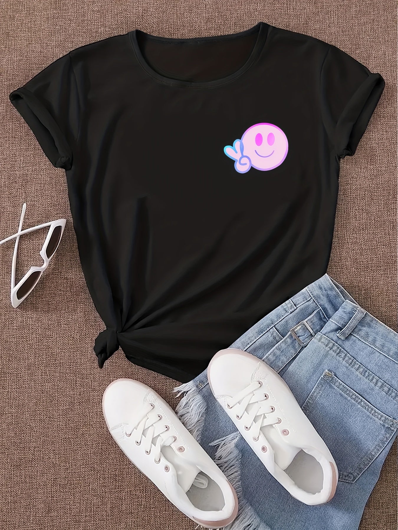 Smiling Face Print Casual T Shirt Round Neck Short Slee