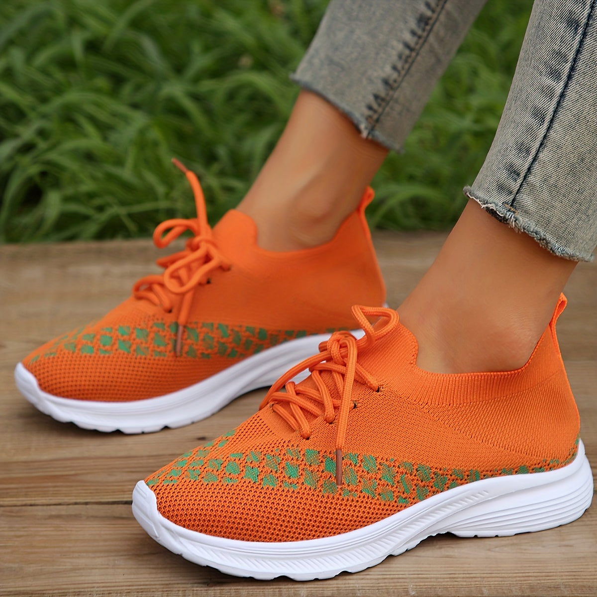 Women's Mesh Breathable Running Shoes Lightweight Lace Up Sneakers