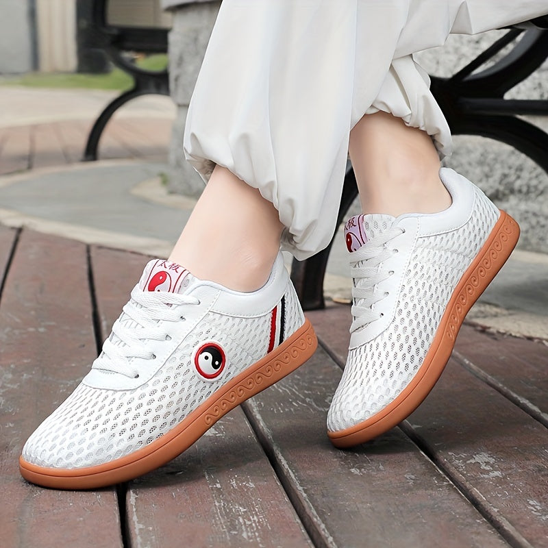 Women's Breathable Outdoor Training Skate Shoes Lightweight Low Top Sport Shoes