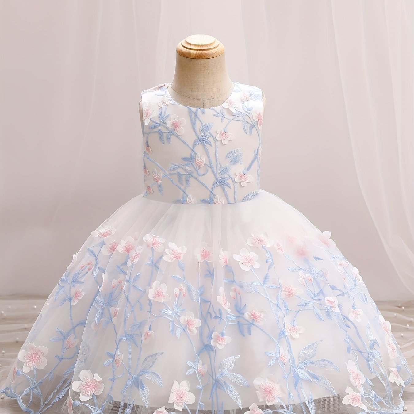 Baby Girls Floral Embroidery Sleeveless Dress