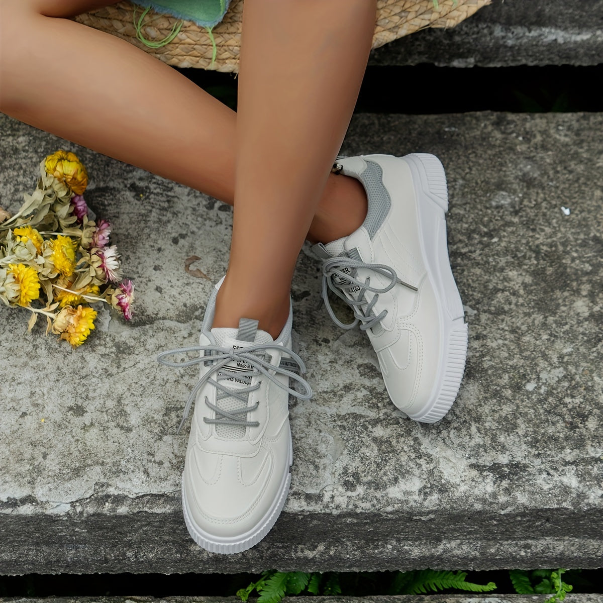 Women's Lightweight Low Top Sneakers - Casual Platform Skate Shoes
