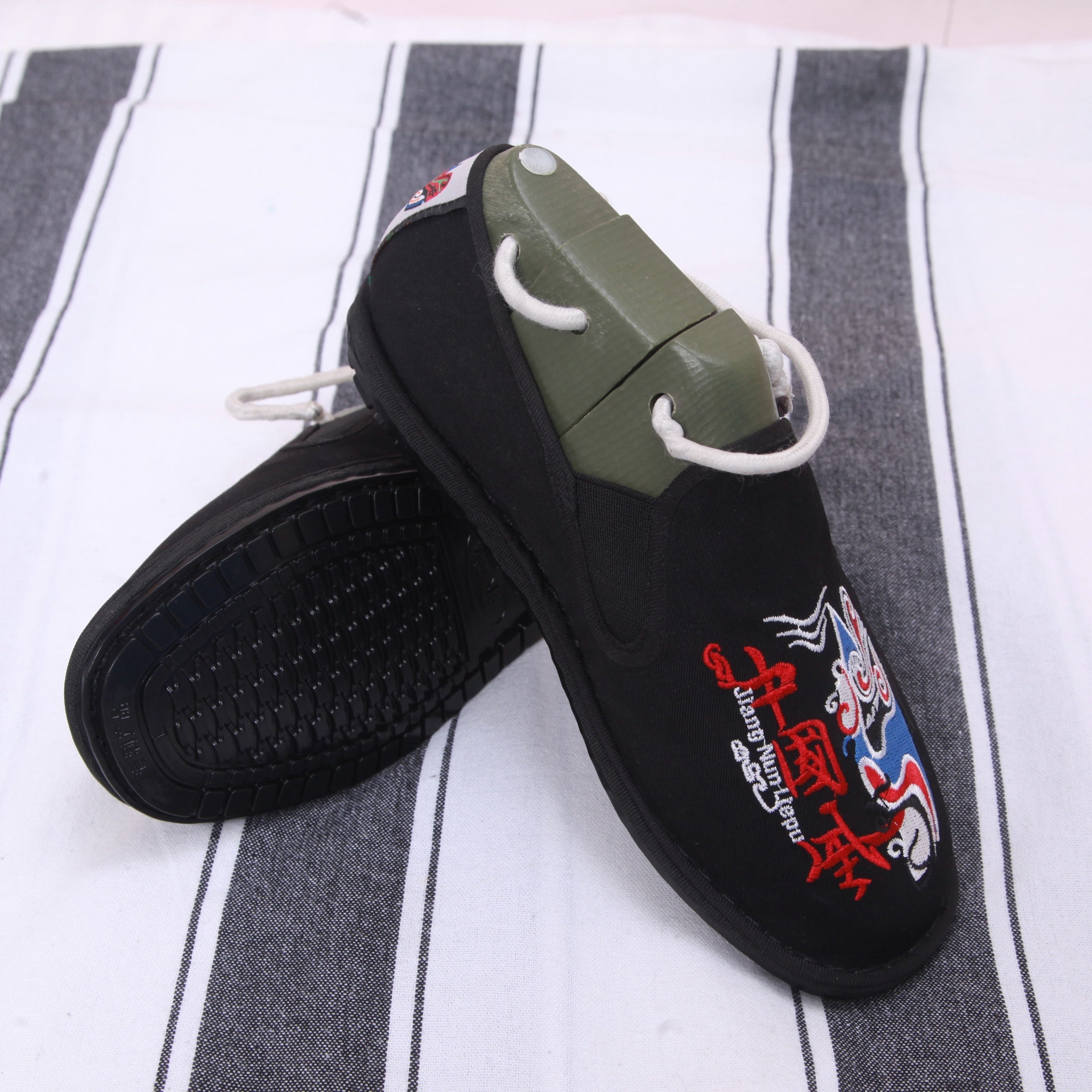 Chinese Style Embroidered Loafer Shoes For Girls
