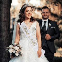 4pcs Bridal Veil Set with Golden Embroidery & Accessories