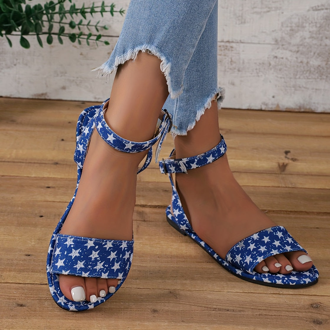 Women's Star Pattern Flat Sandals Casual Buckle Strap Summer Sandals