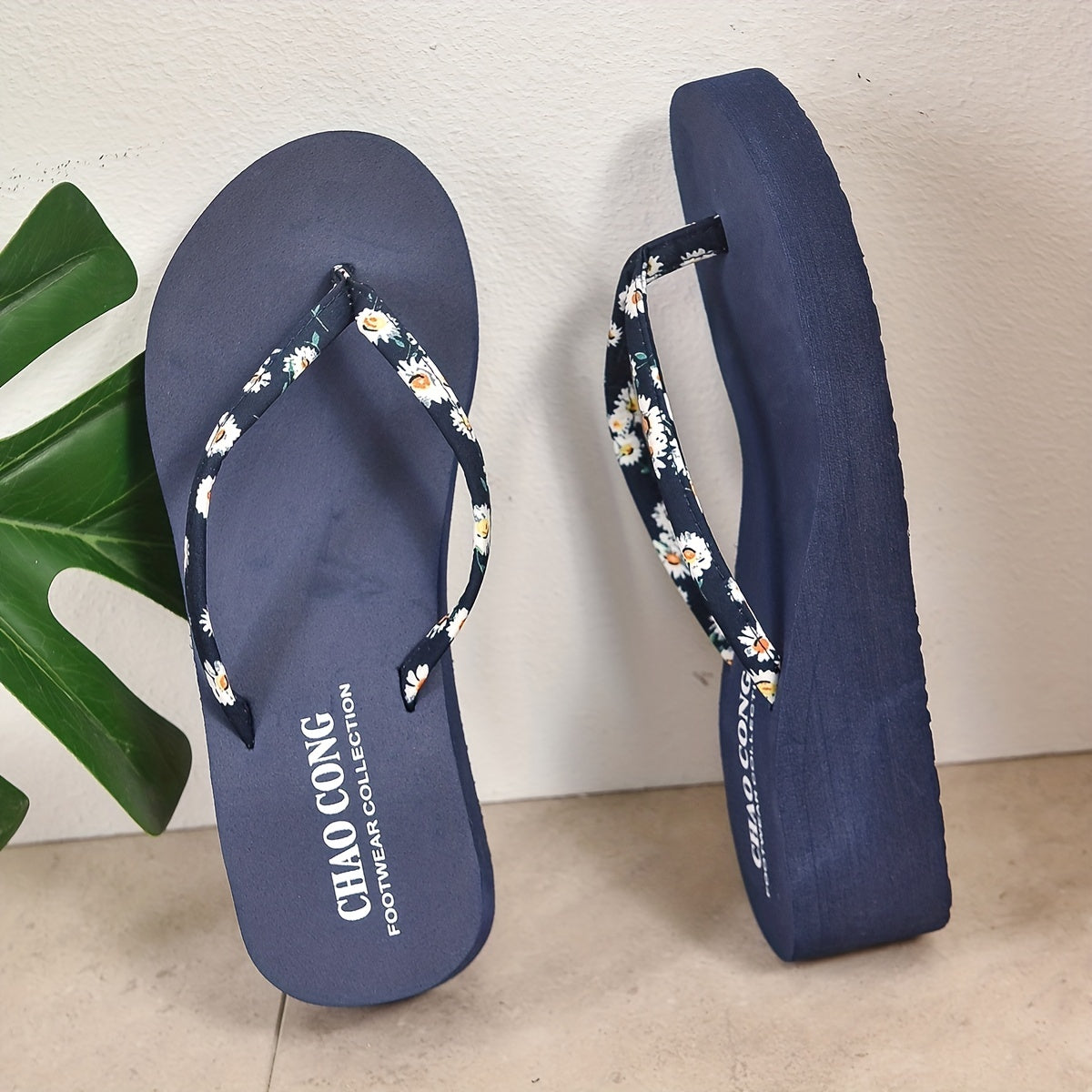 Women's Daisy Printed Flip Flops Thick sole Open Toe Summer Slides