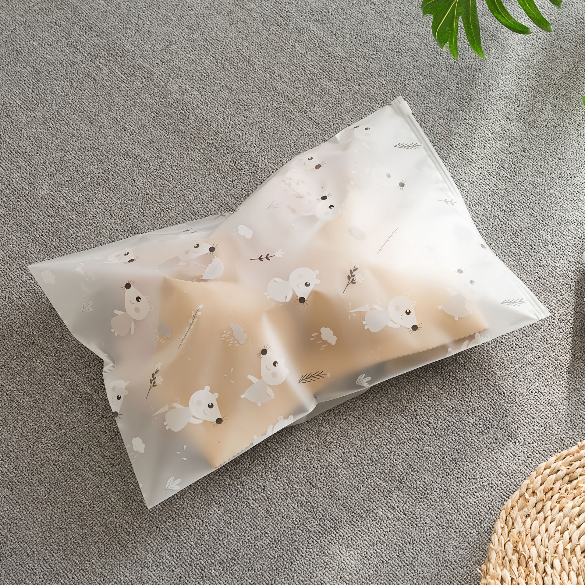 Zippered Sealing Storage Bag PE Classification Clothing Packing Bag