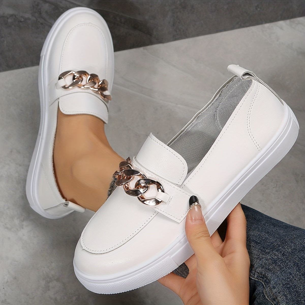 Women's Chain Decor Slip On Loafers Casual Flats