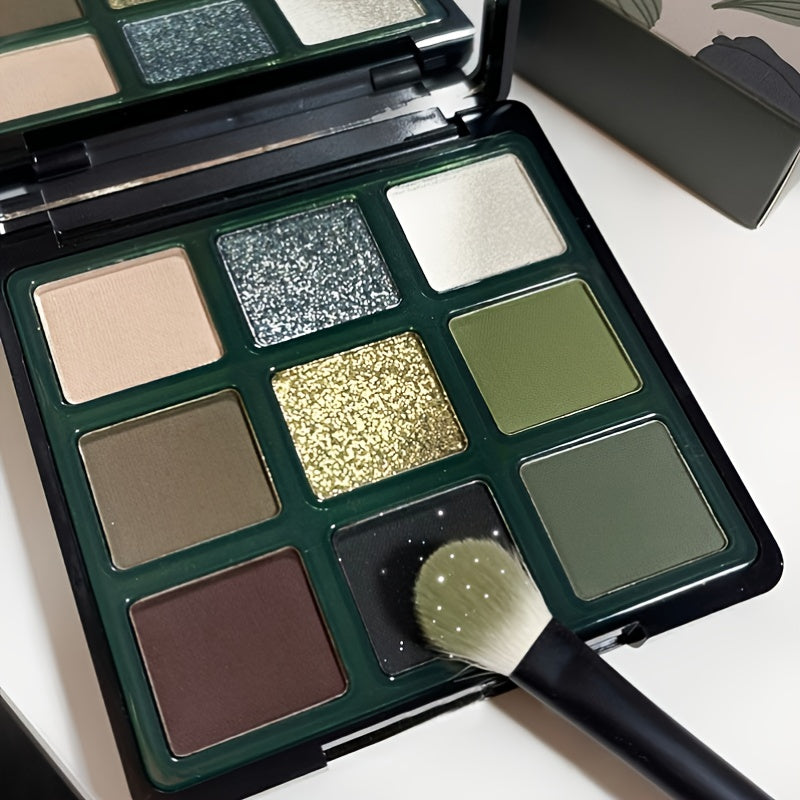 French Smoky Eyeshadow Palette & Green Contrast Makeup for Halloween