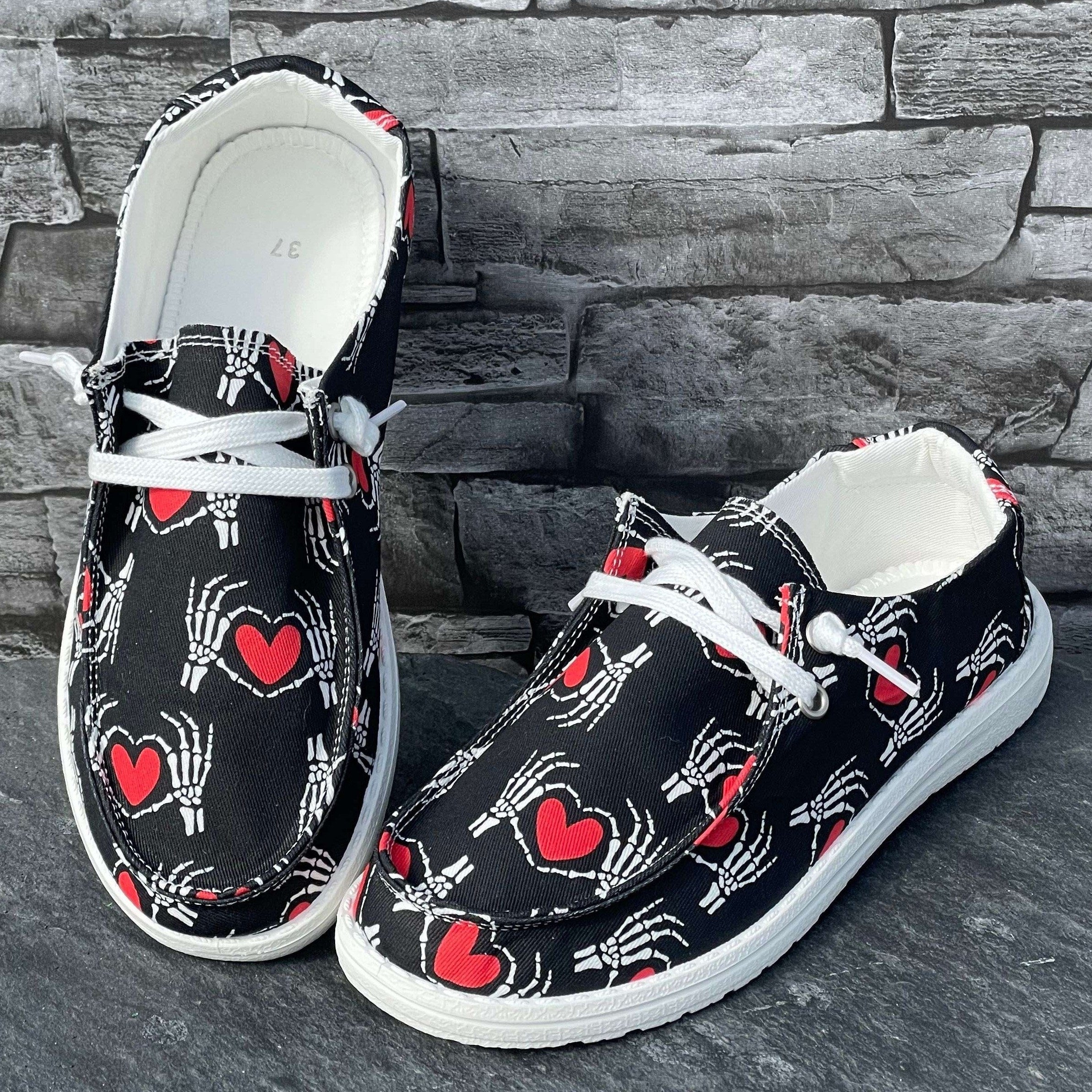 Skull & Love Heart Pattern Flat Shoes - Casual Lightweight Soft Walking Shoes