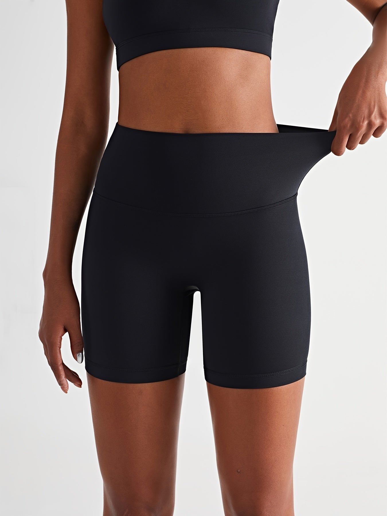 Seamless Hip Lifting Yoga Sports Shorts Wide Waistband