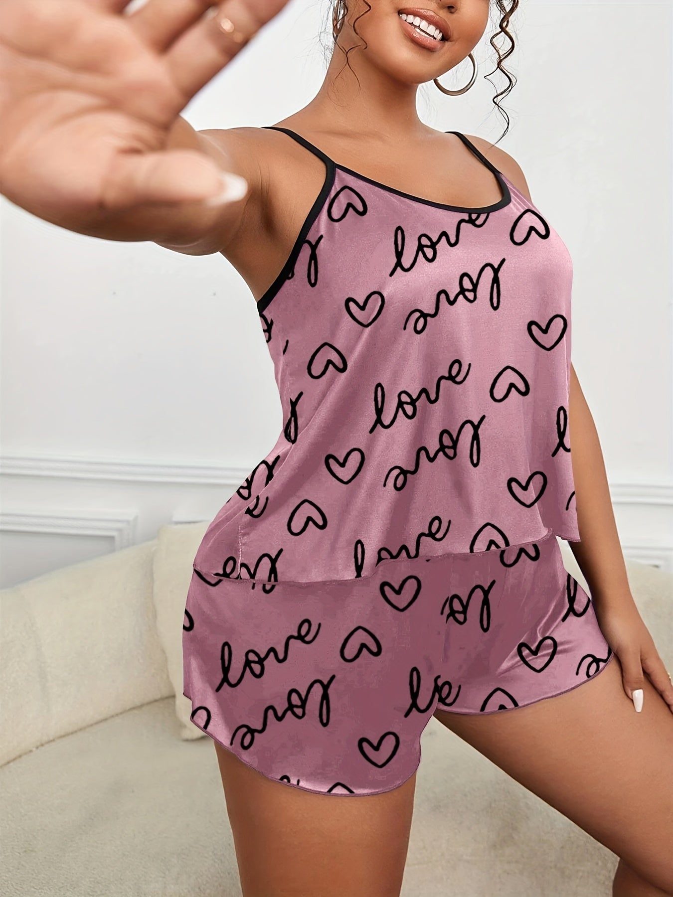 Letter & Heart Print Cami Top & Shorts Set