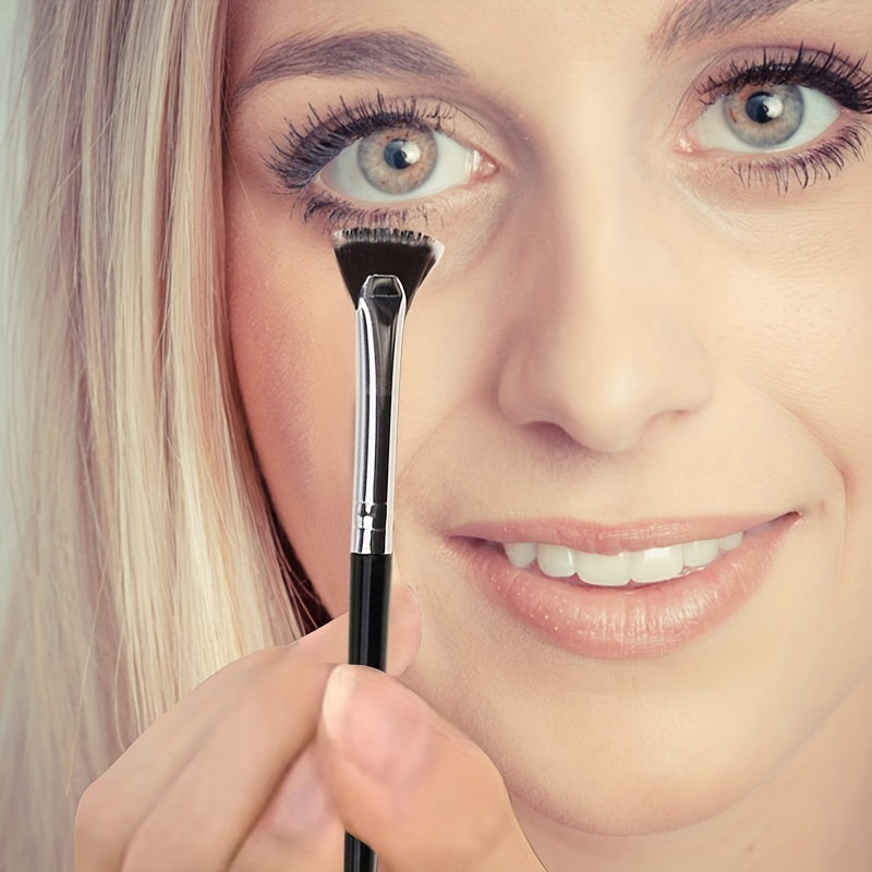 Professional Mascara Fan Brush for Natural Lifted Effects and Smooth Application