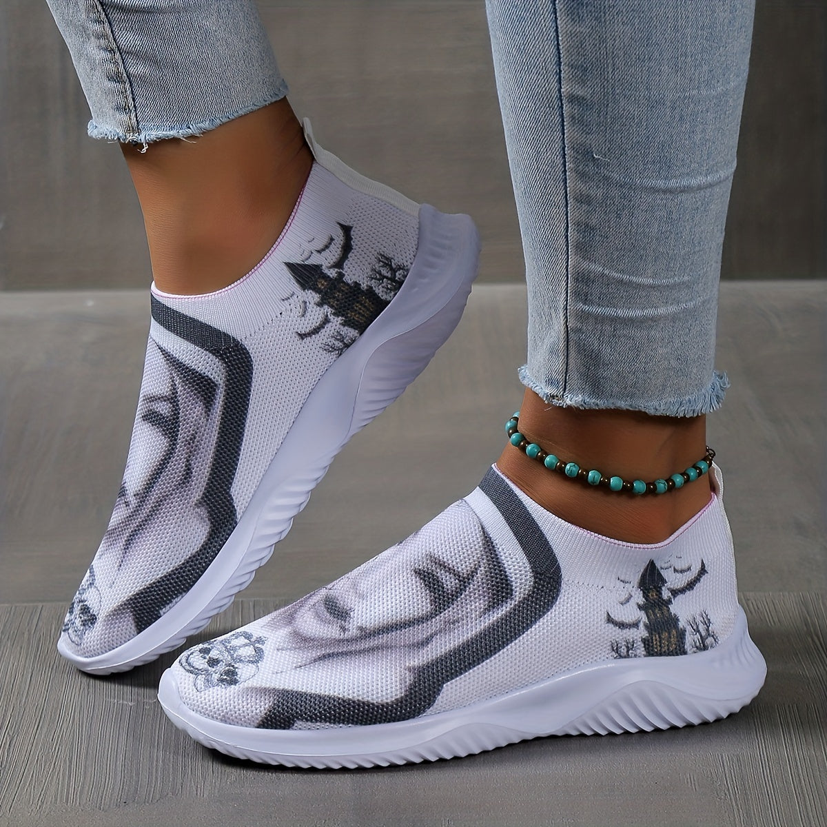 Skull Print Low Top Sneakers Lightweight Halloween Shoes