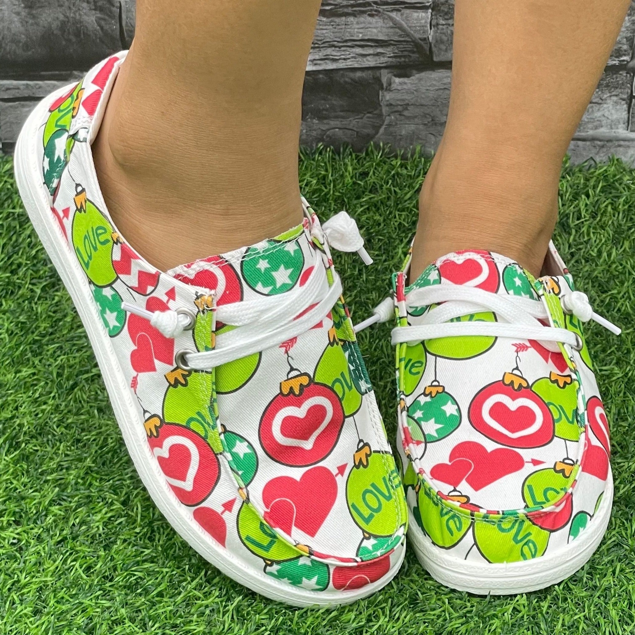 Women's Love Heart Slip On Shoes Flat Skateboard Lightweight Walking Shoes