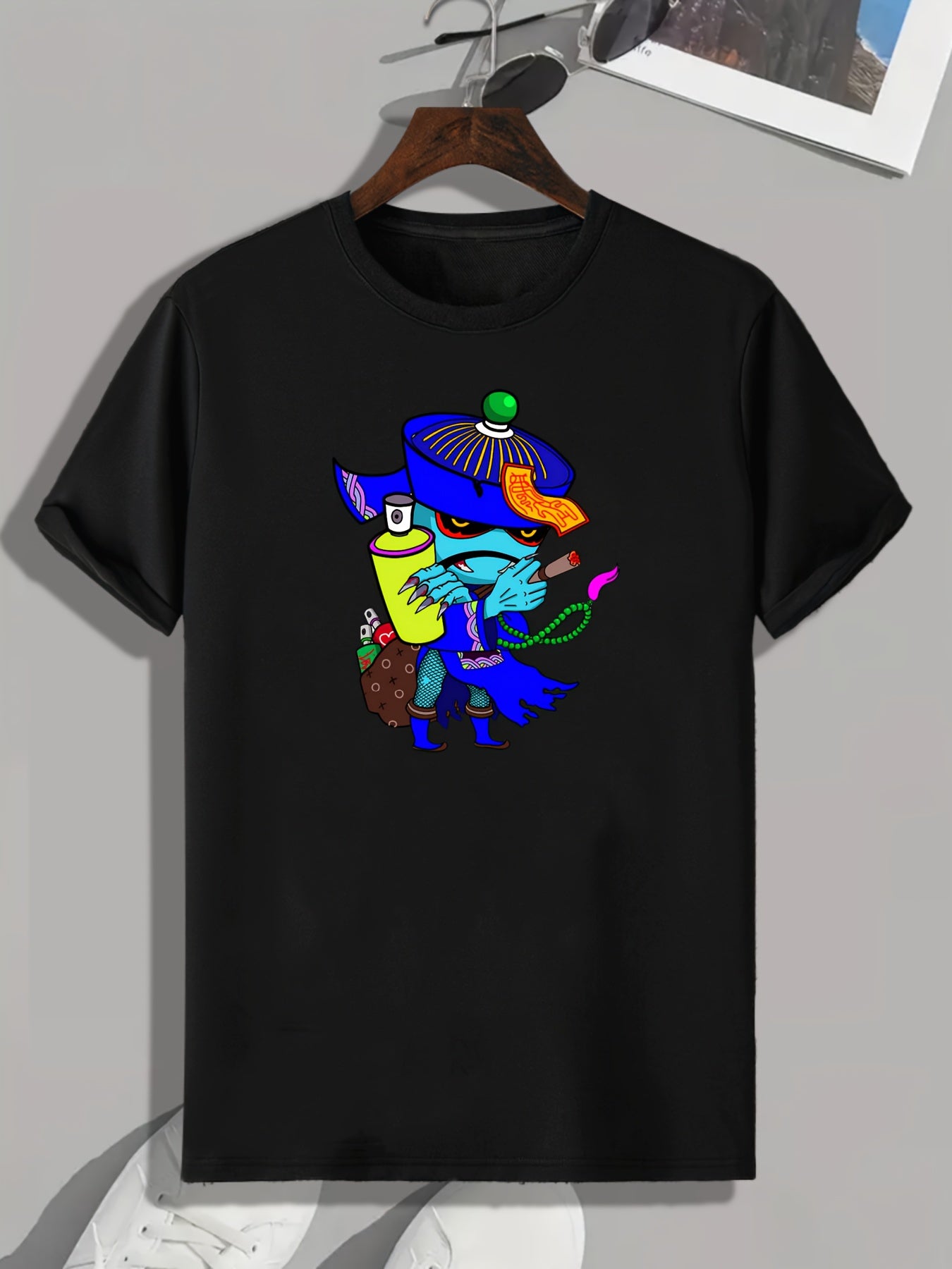 Cartoon Graffiti Print Men's Graphic T-shirt for Summer
