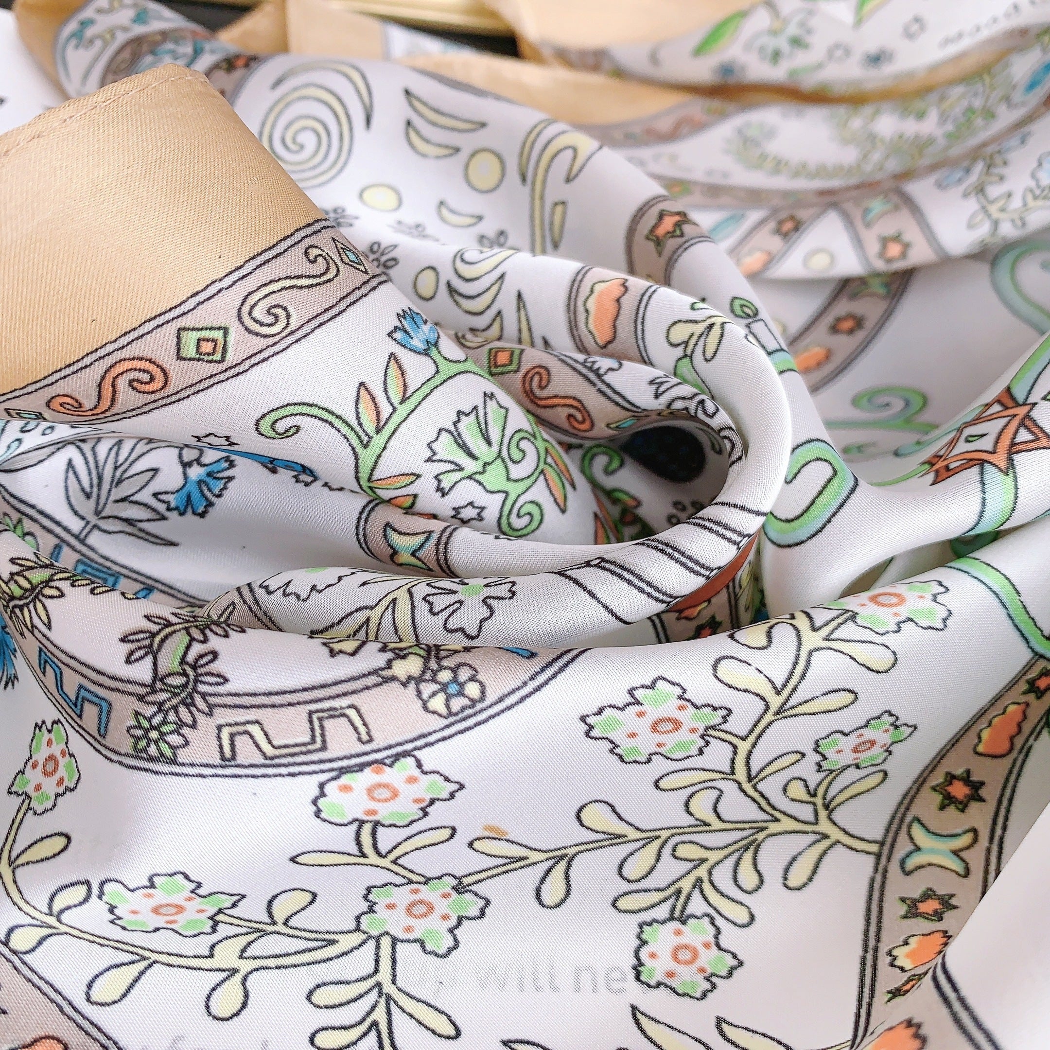 Classic Floral Print Bandana Vintage Boho Silky Square Scarf Necke...