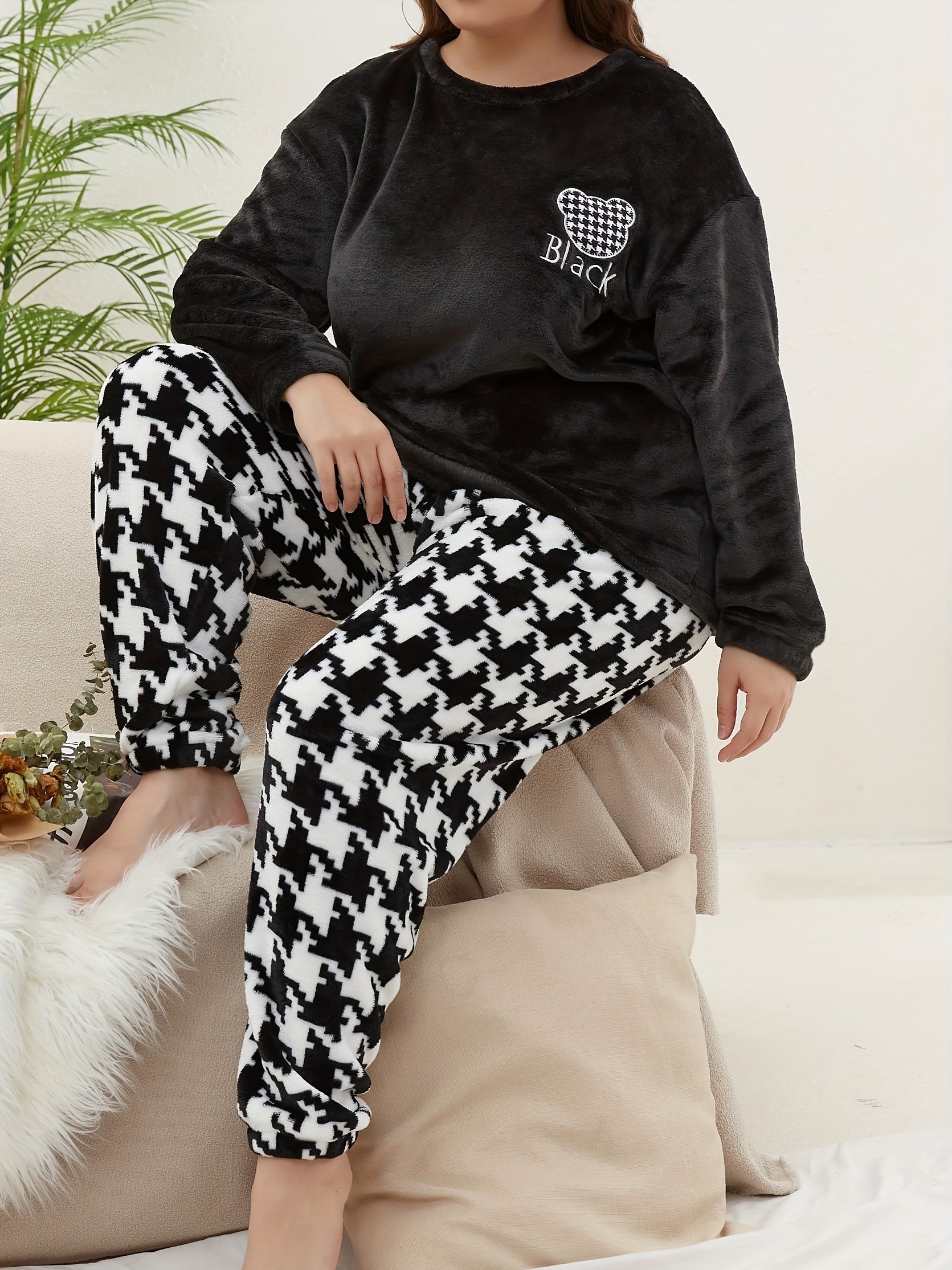 Bear Patterned Flannel Pajama Set for Women