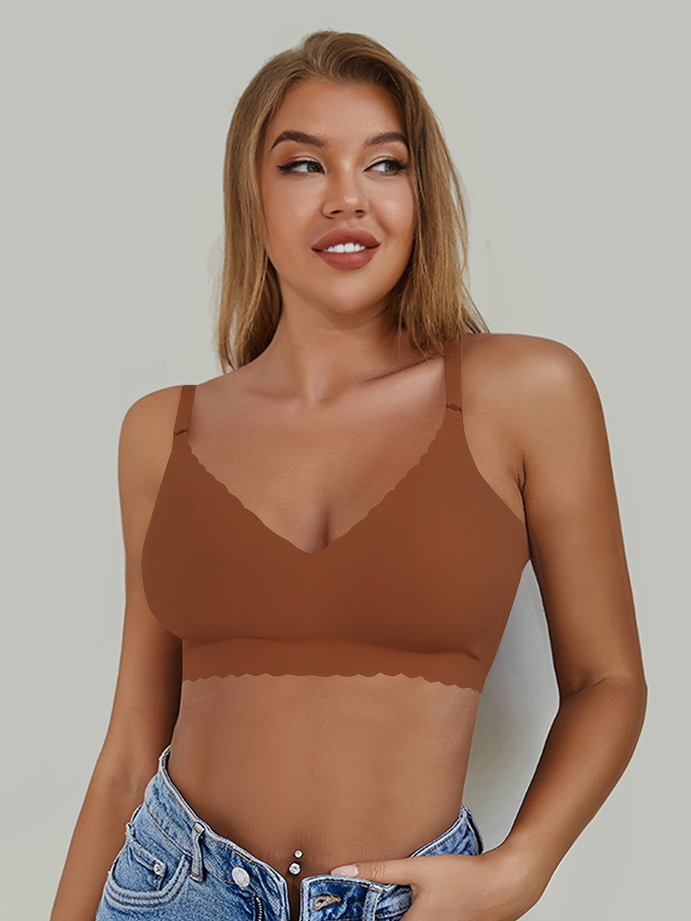 Soft Wireless Bra with Scallop Trim