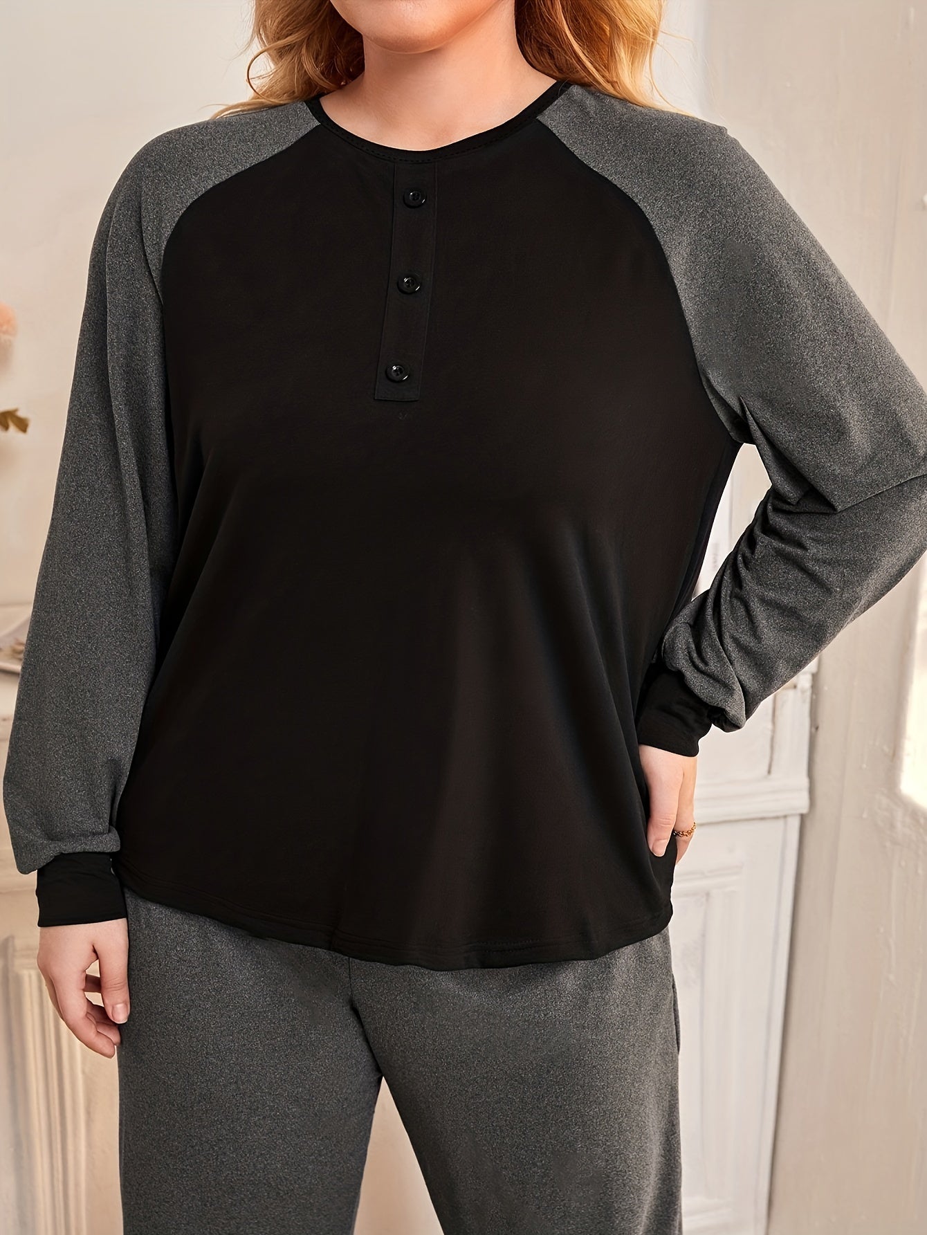 Plus Size Button Decor Raglan Sleeve Top & Joggers Lounge Set