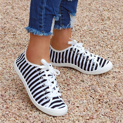 Women's Striped Print Flat Skate Shoes Lightweight Lace up Canvas Shoes