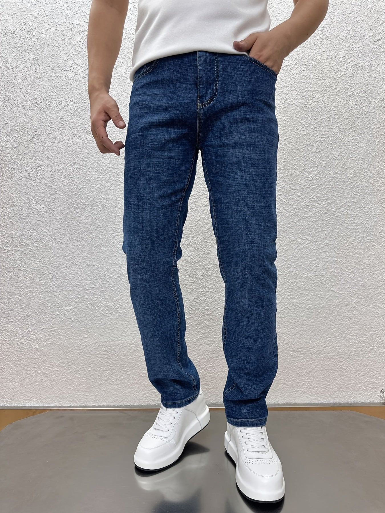 Men's Stretch Straight Leg Jeans