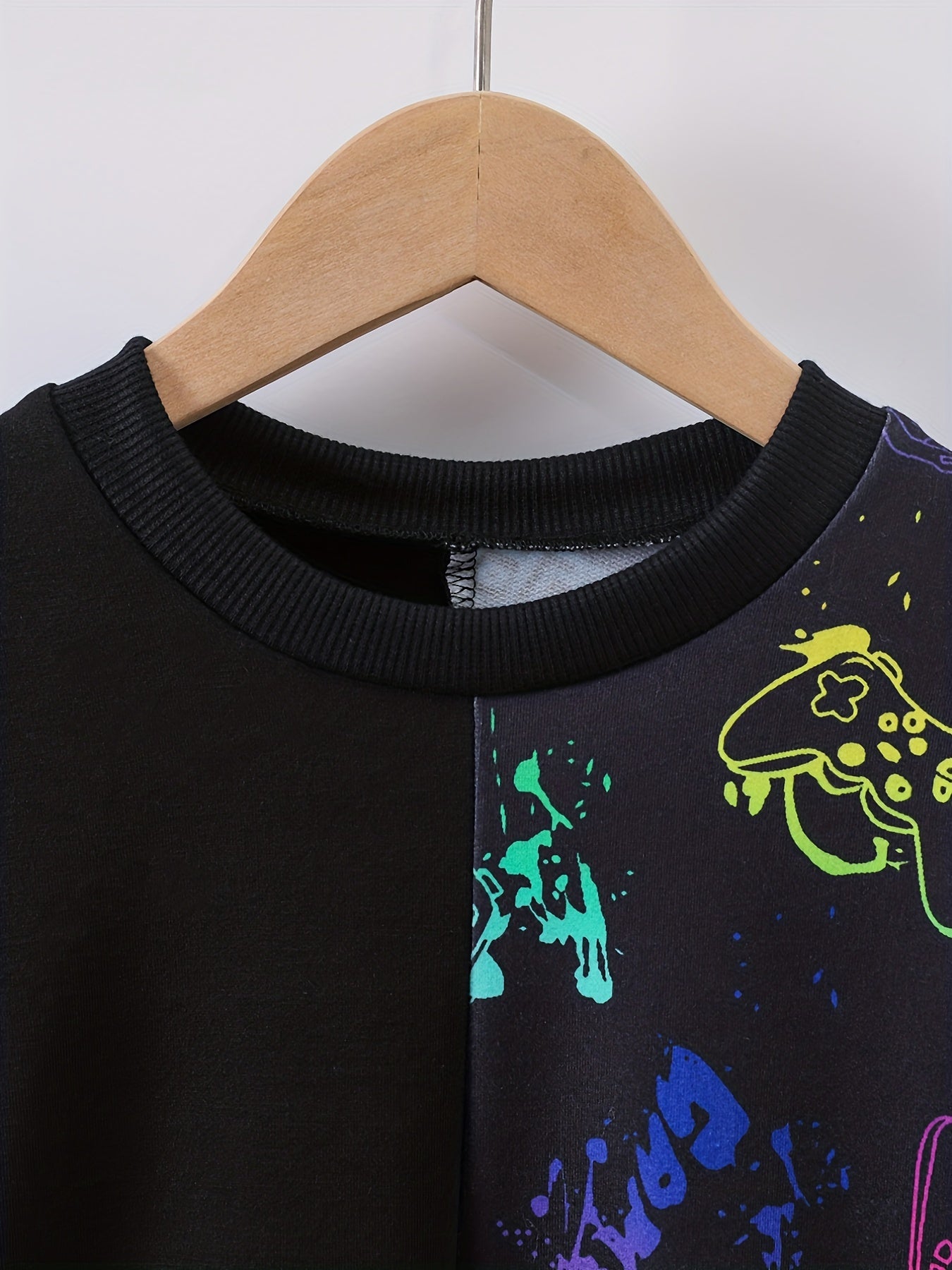 Boy's Gamepad Theme 2pcs Sweatshirt & Sweatpants Set