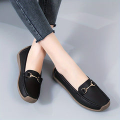 Women's Metal Decor Flat Shoes Lightweight Closed Toe Slip On Shoes