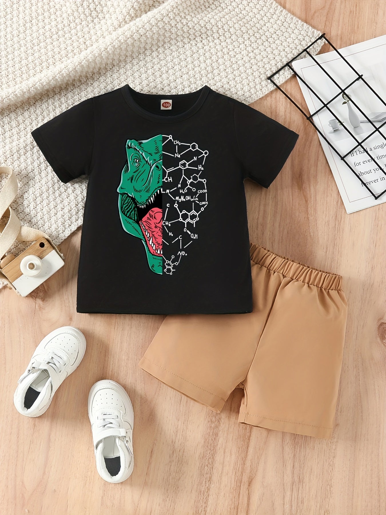 Boys Dinosaur & Chemical Elements Print T-shirt & Shorts Set