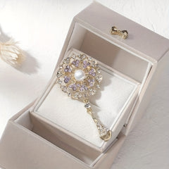 Vintage Style Pearl Brooch Flower Shape Pin For Ladies
