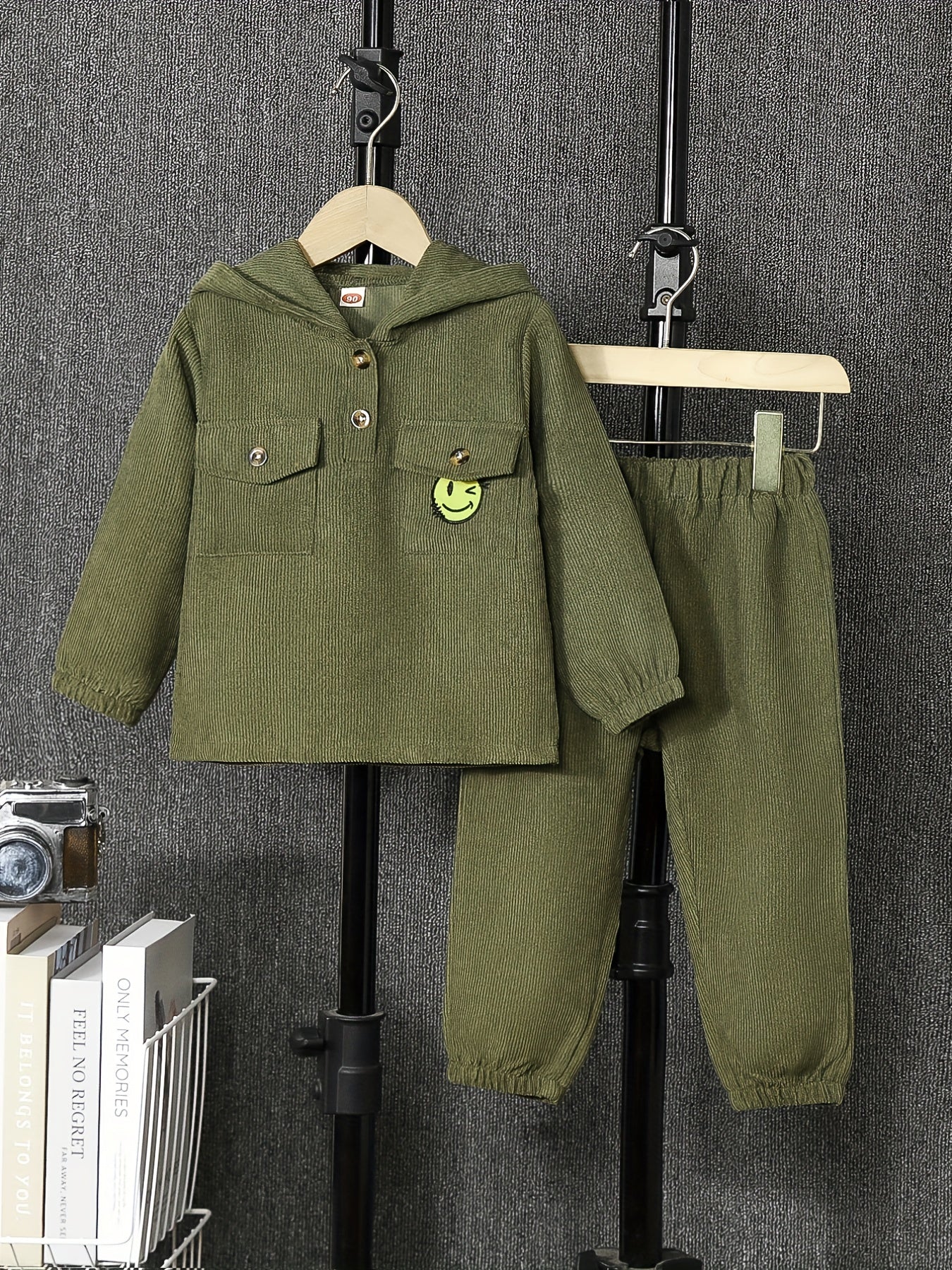 2pcs Boy Smiling Face Hooded Corduroy Pullover & Pants Set for Kids