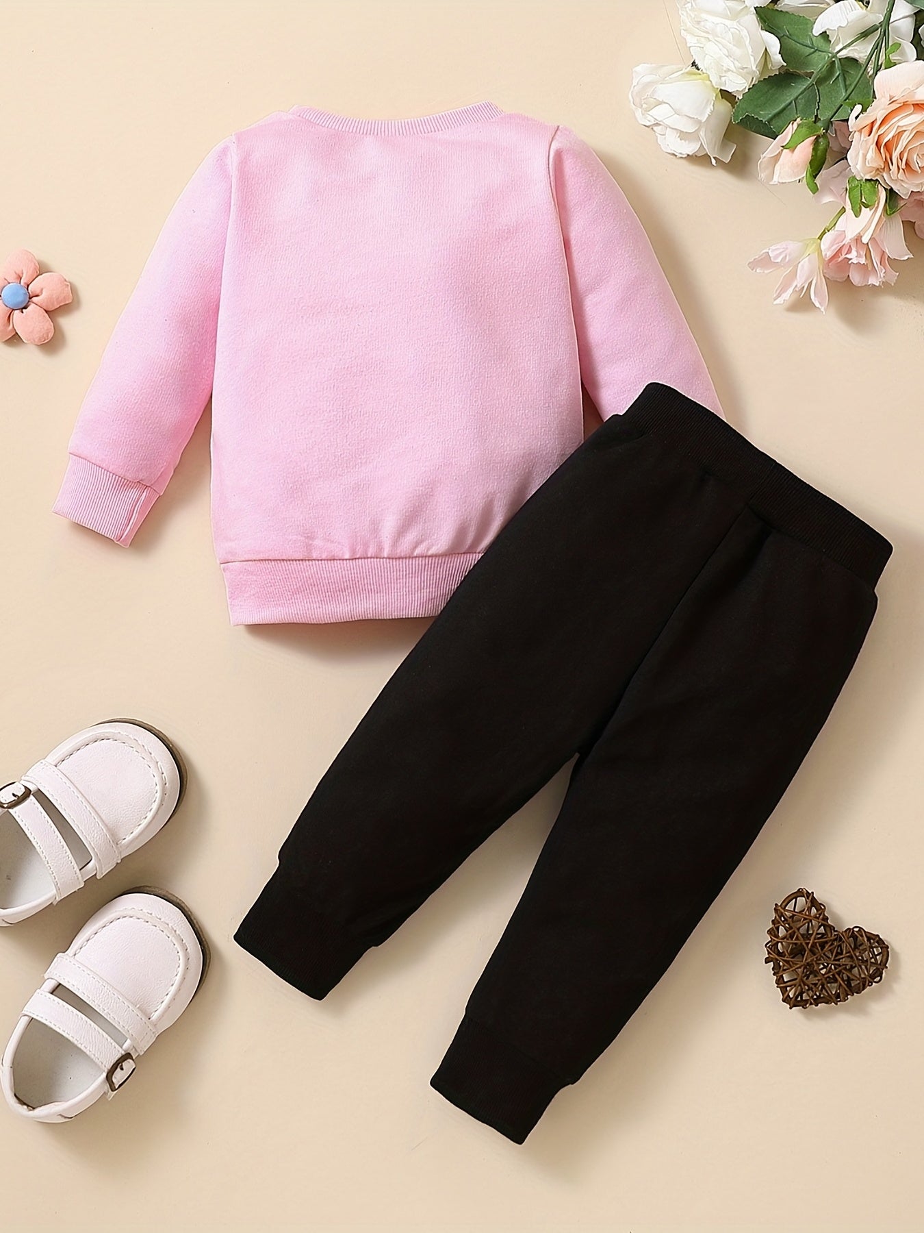 2pcs Baby Girls Heart Print Pink Sweatshirt & Sweatpants
