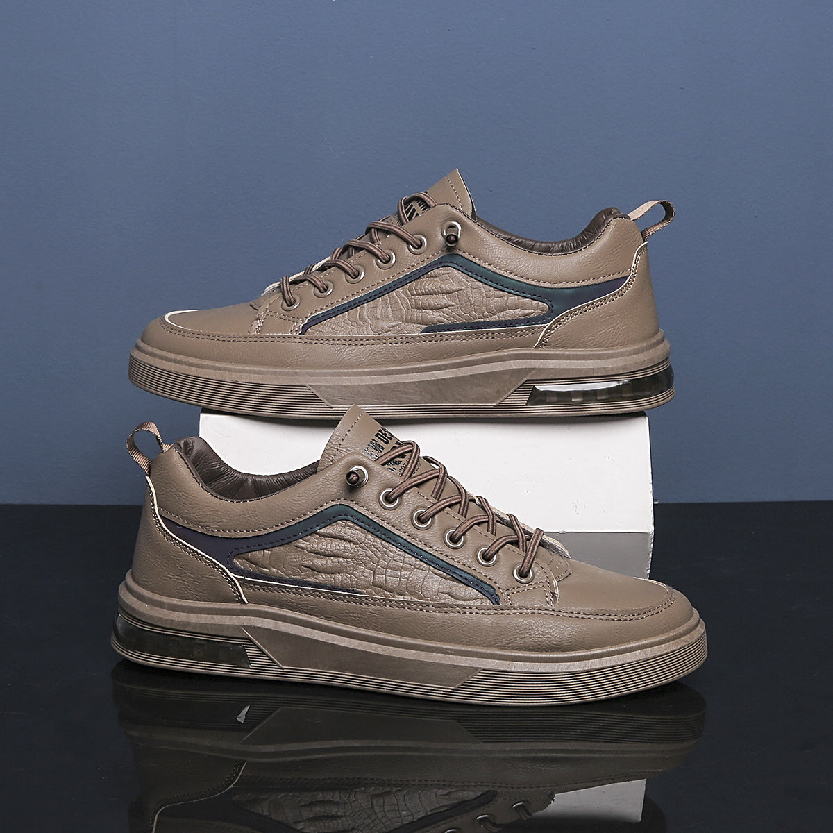 Men's Crocodile Print Lace Up Skate Shoes