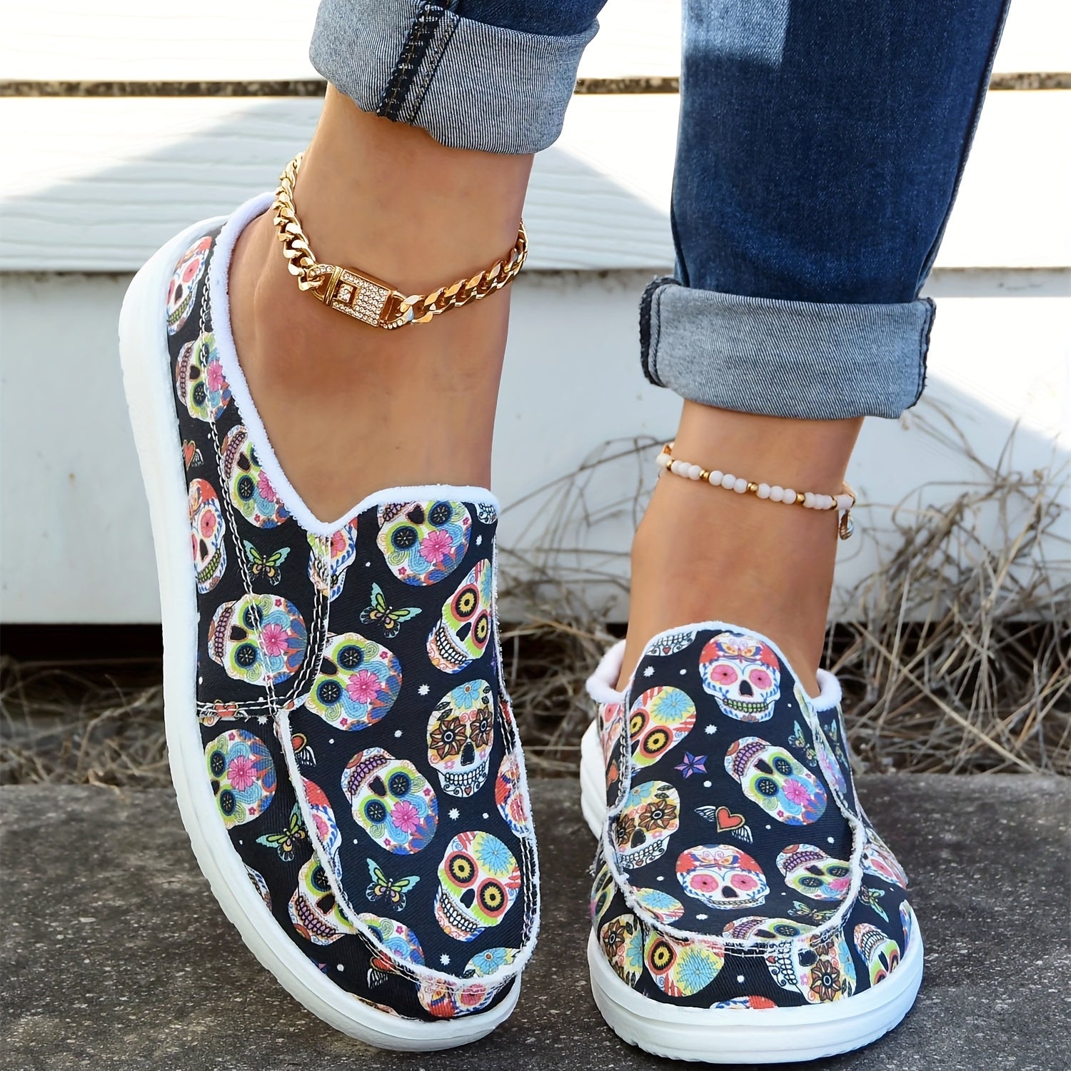 Skull Pattern Slip On Casual Flat Walking Shoes