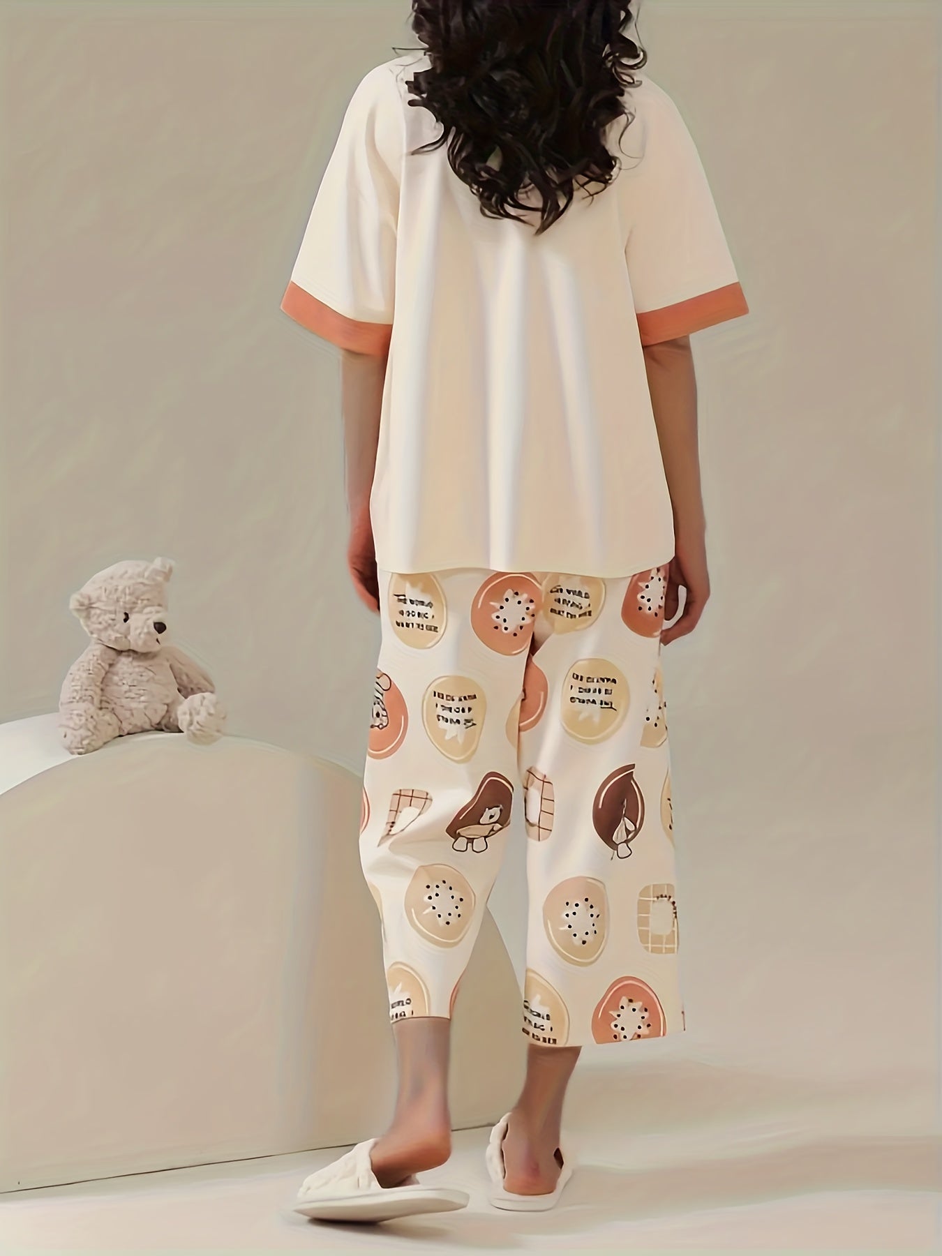 Bear Print Pajama Set Short Sleeve Top & Capris Pants