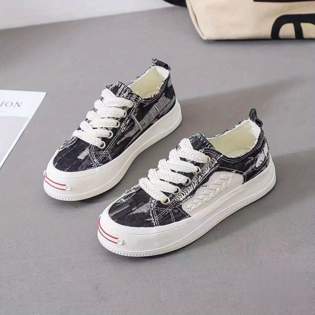 Acecred Men Canvas Low Top Sneaker Lace up Casual Shoes