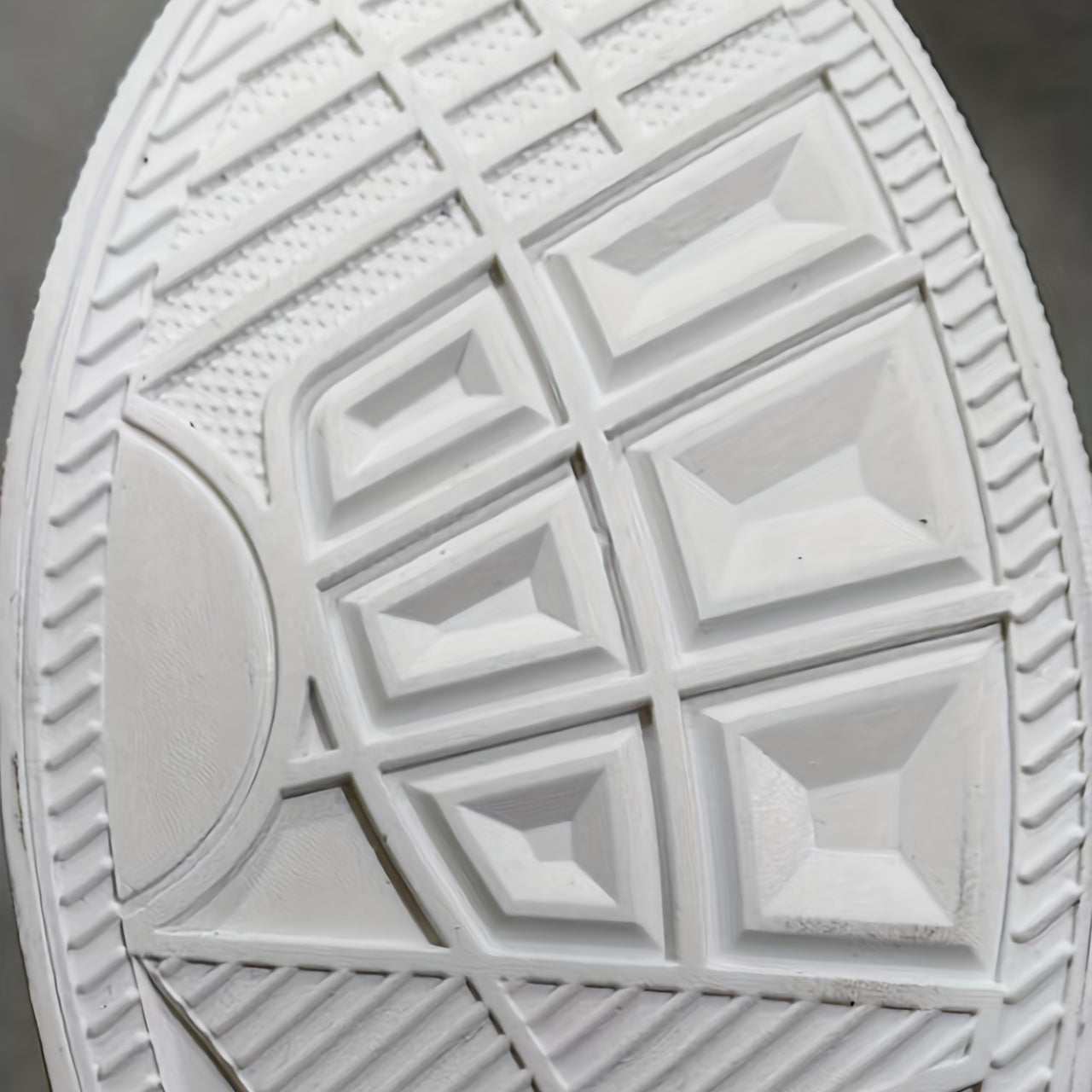 Men's Canvas Lace-up Sneakers with Good Grip