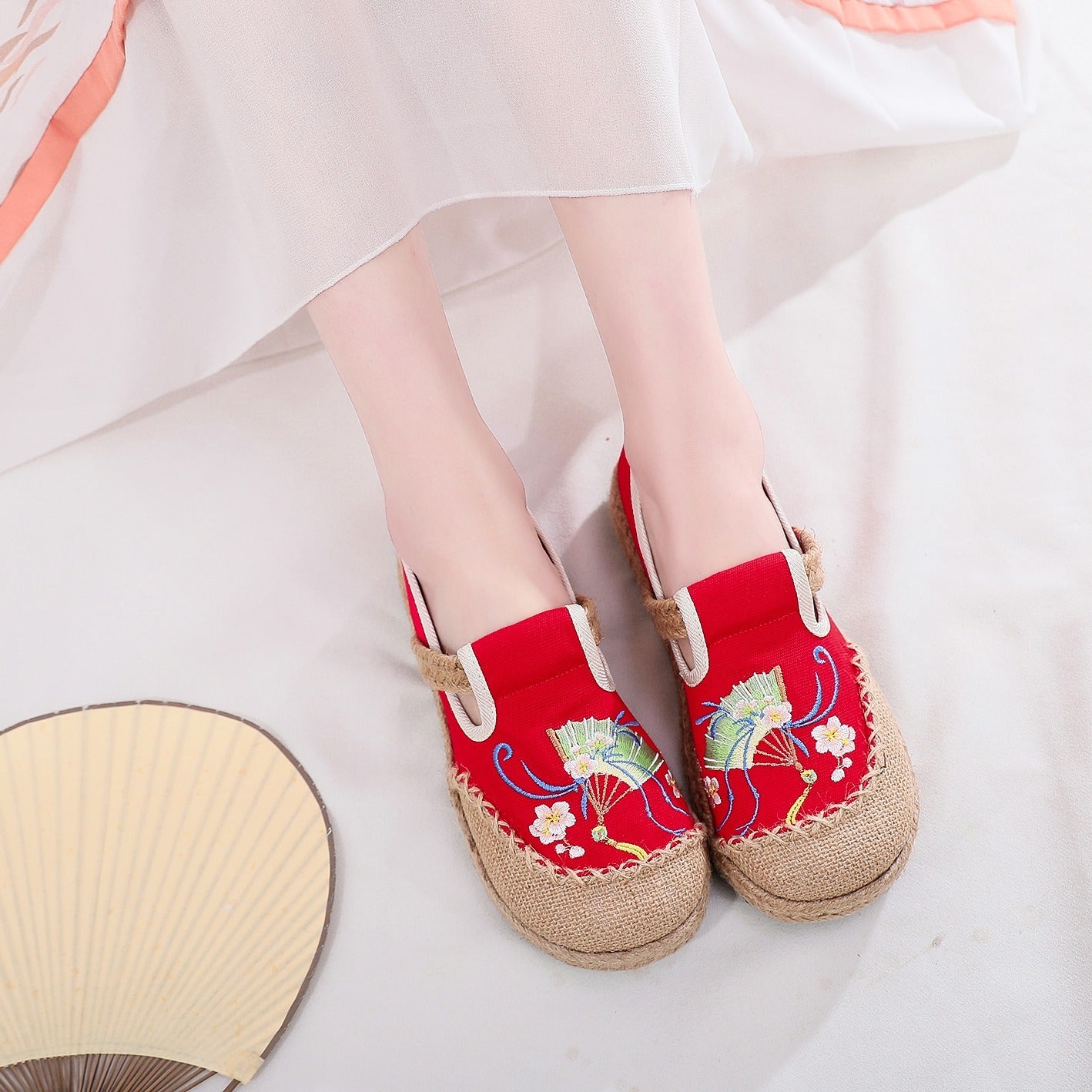 Women's Embroidered Canvas Shoes Soft Slip on Flax Bottom Casual Footwear