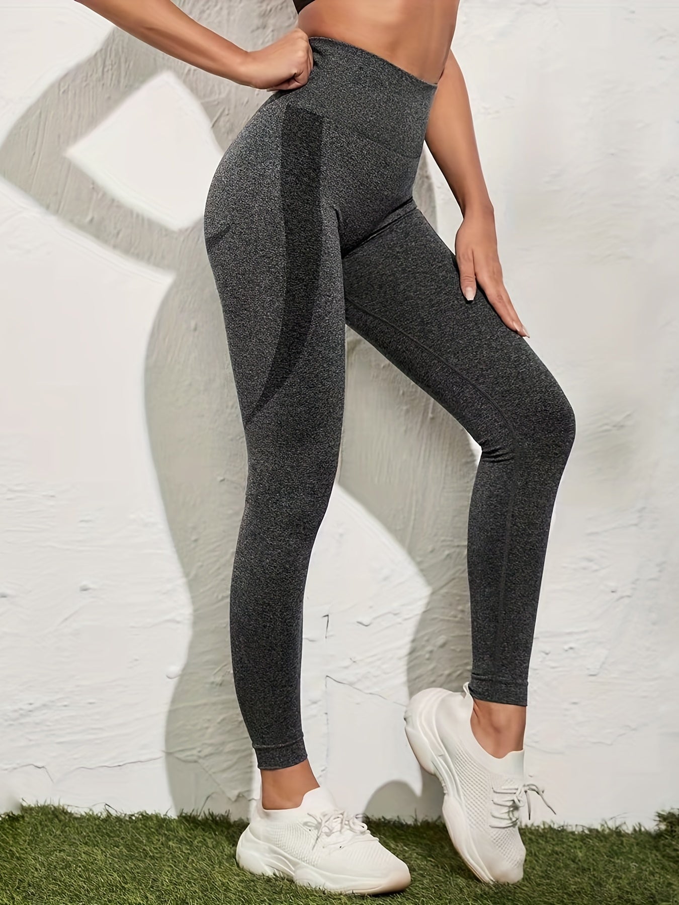 Seamless Knitted Tight Sports Leggings for Yoga Running
