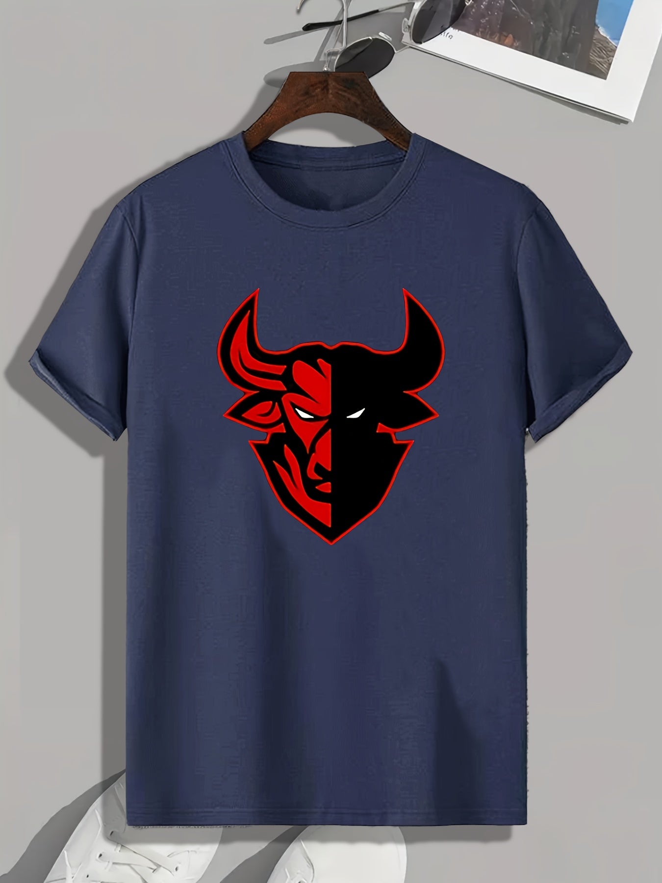 Evil Bull Print Men's Graphic T shirt for Summer