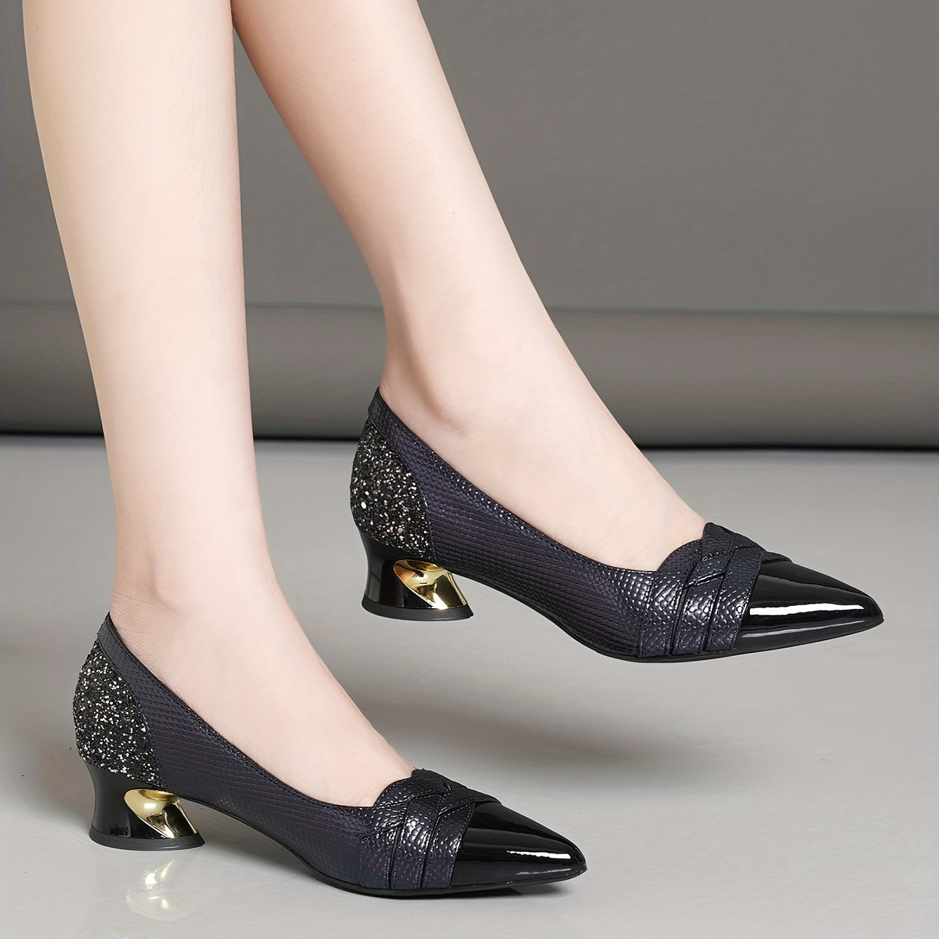 Crocodile Pattern Chunky Heels Faux Leather Pointed Toe Pumps