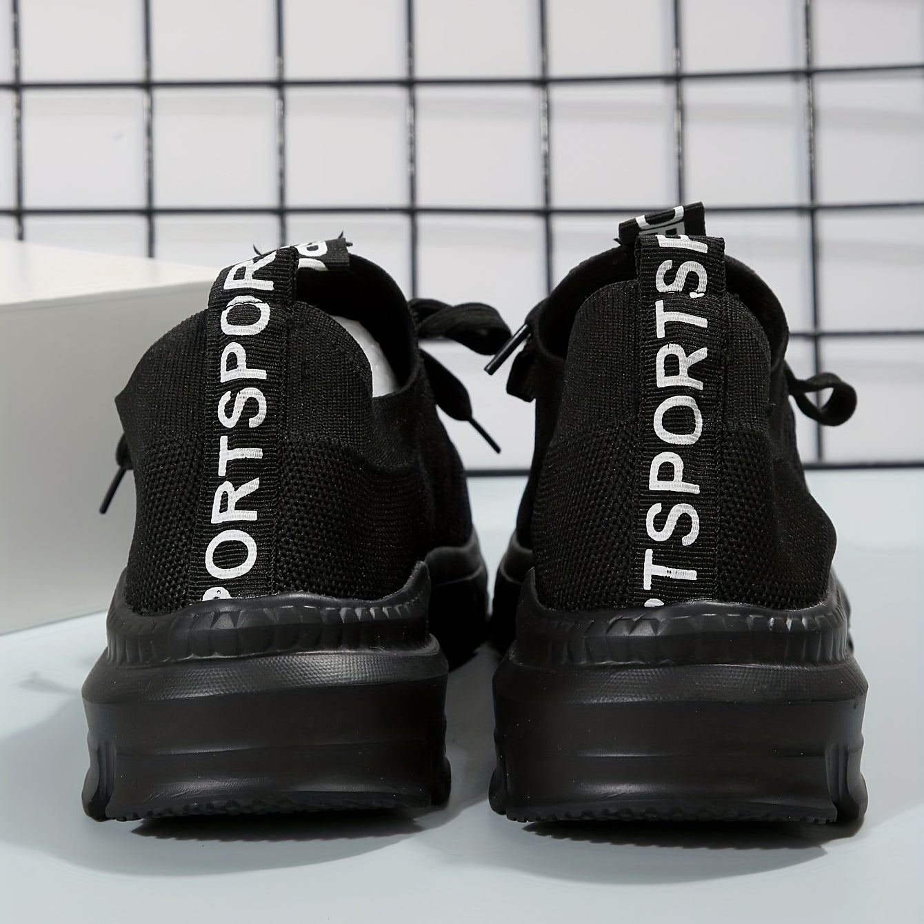 Women's Breathable Lace-Up Sports Shoes