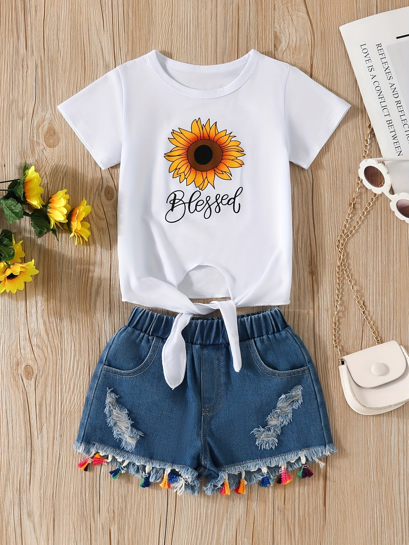 Girls Sunflower & Letter Graphic T-shirt & Denim Shorts Set