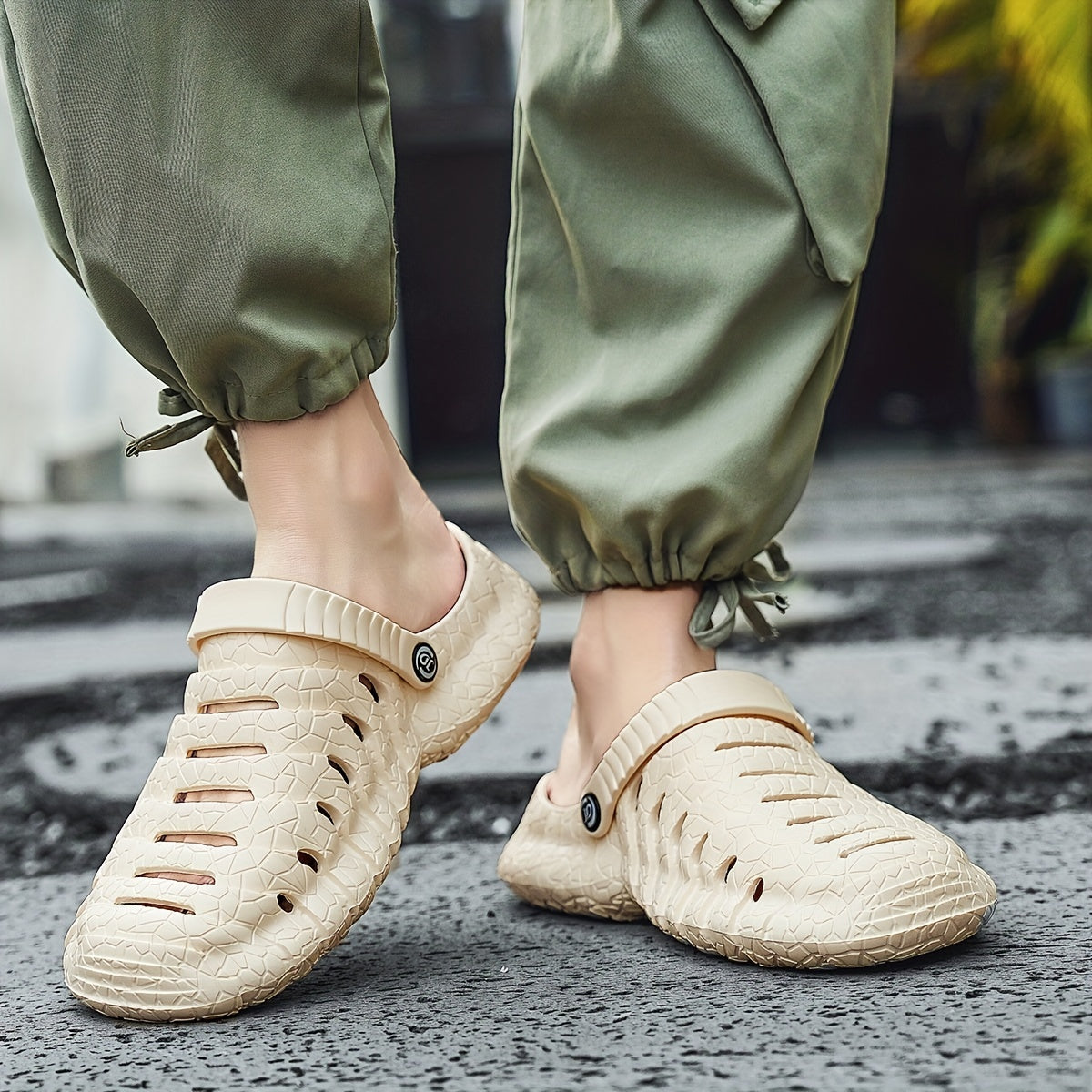 Men's Foam Clog Sandals with Strap - Outdoor Walking Shoes